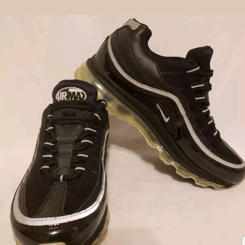 Nike Air Max 24-7 Black Silver size 6.5y